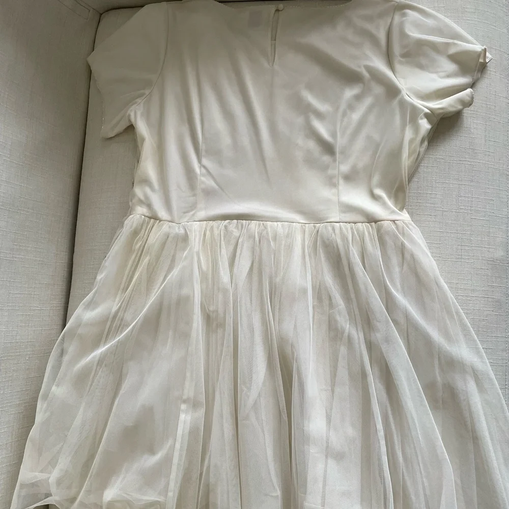 ASOS Cream and White Special Occasion Dress - Picture 11 of 11